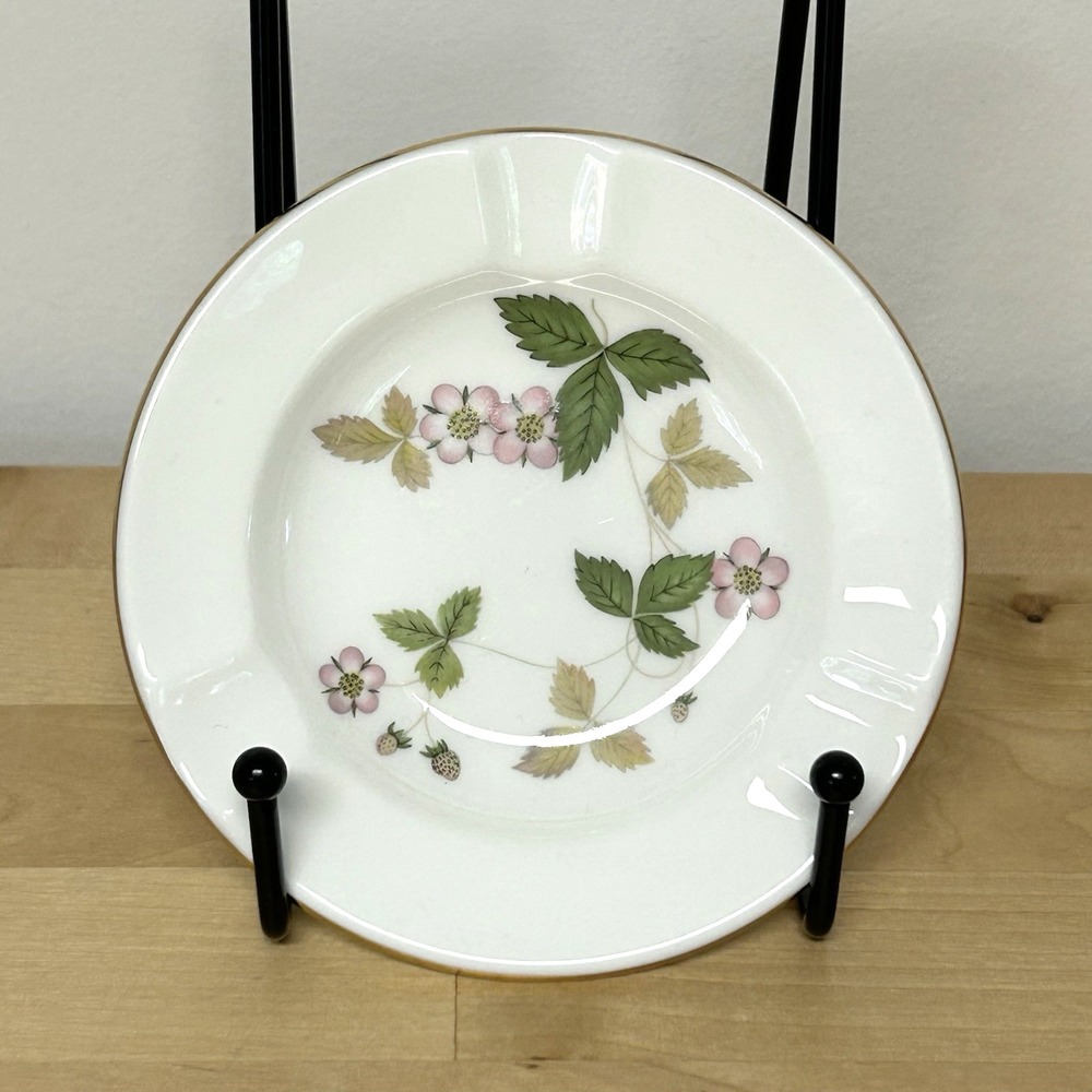 Vtg Wedgewood Wild Strawberry Ashtray Bone China Gold Rim R4406 England Cottage